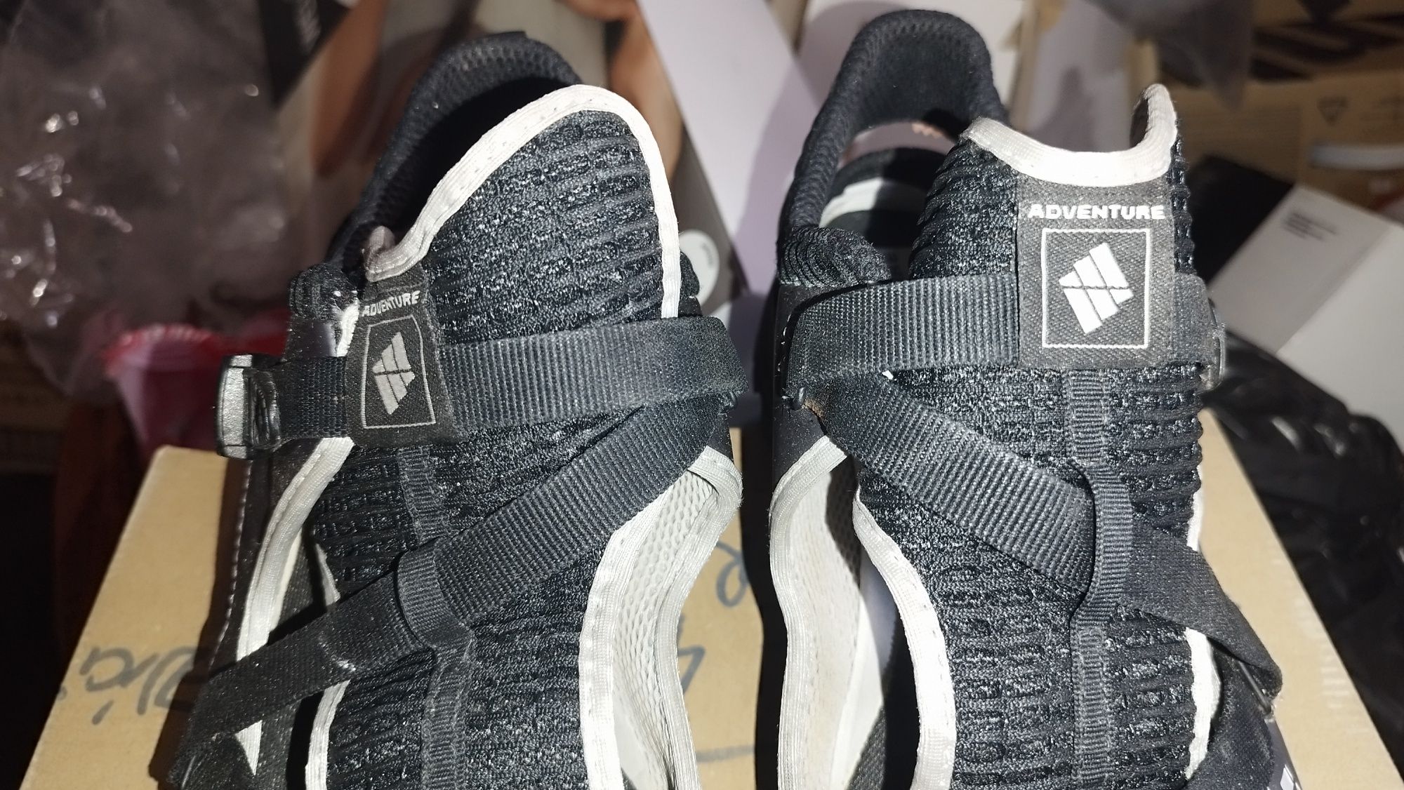 Pantofi drumeți decupati bărbați măr.48 ADIDAS.pentru VARĂ