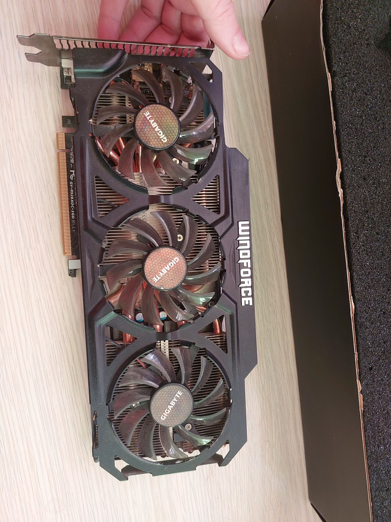 Продам плату Radeon r9 280x
