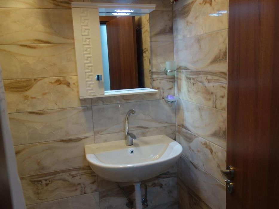 Дава се под наем Двустаен апартамент в Варна, Гръцка махала - 64 кв.м за 700 € - Снимка #3