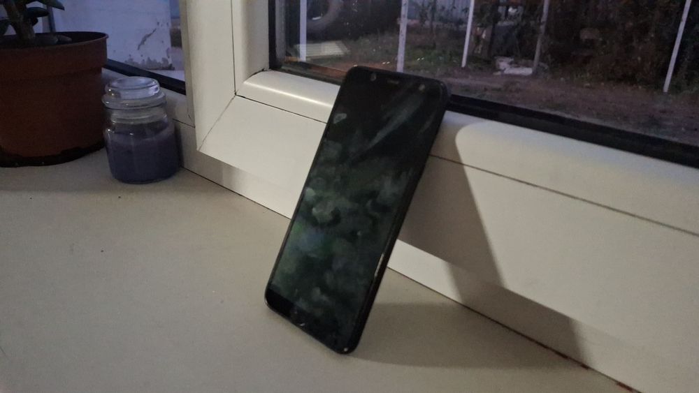 Samsung  a6 с коробкой