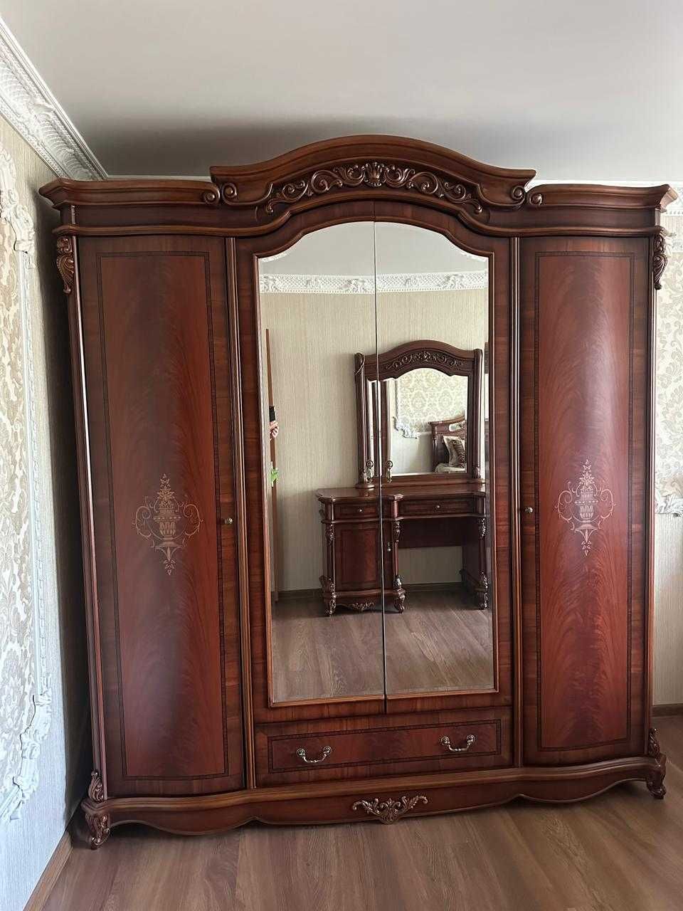 продам шкаф в спальню