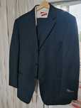 Vând costum Hugo boss