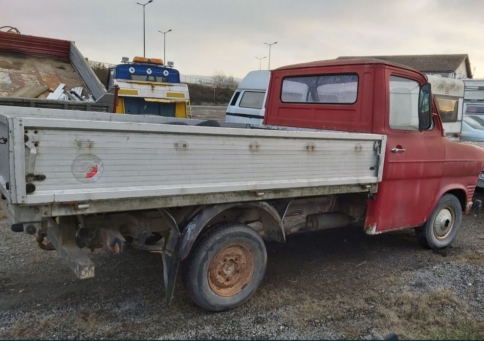 FORD tranzit camionetă  din 1970 la 3200euro