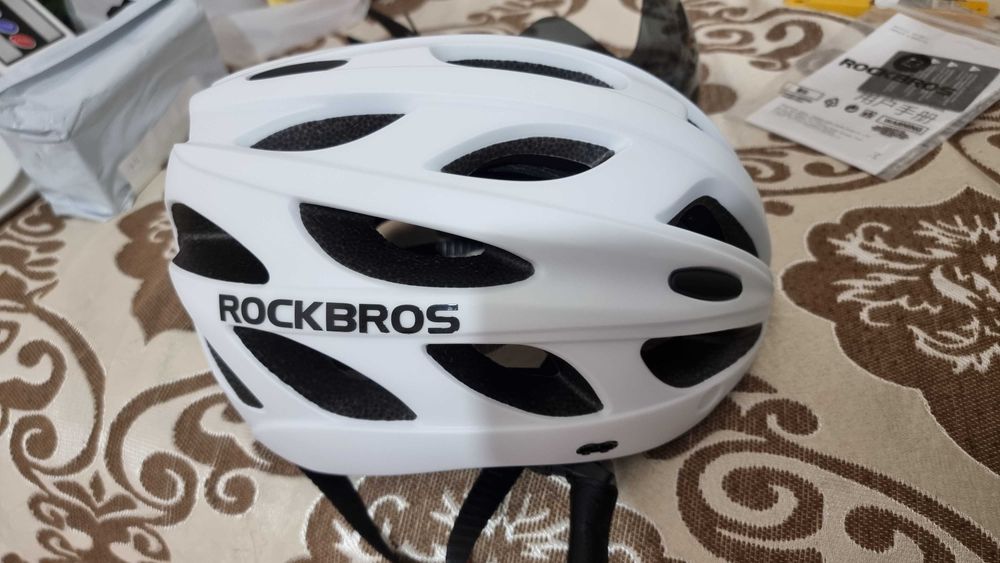 ROCKBROS. Сверхлегкий велосипедный шлем для взрослых