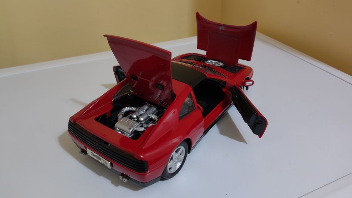 Macheta Ferrari 348 TS, Maisto 1:18