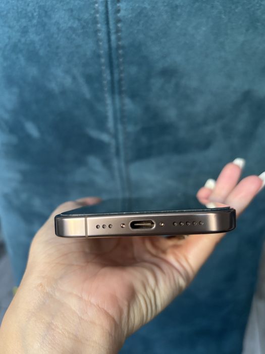 Iphone 16 Pro - 128 GB - Gold