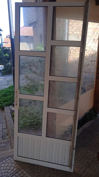 Алуминиева остъклена врата