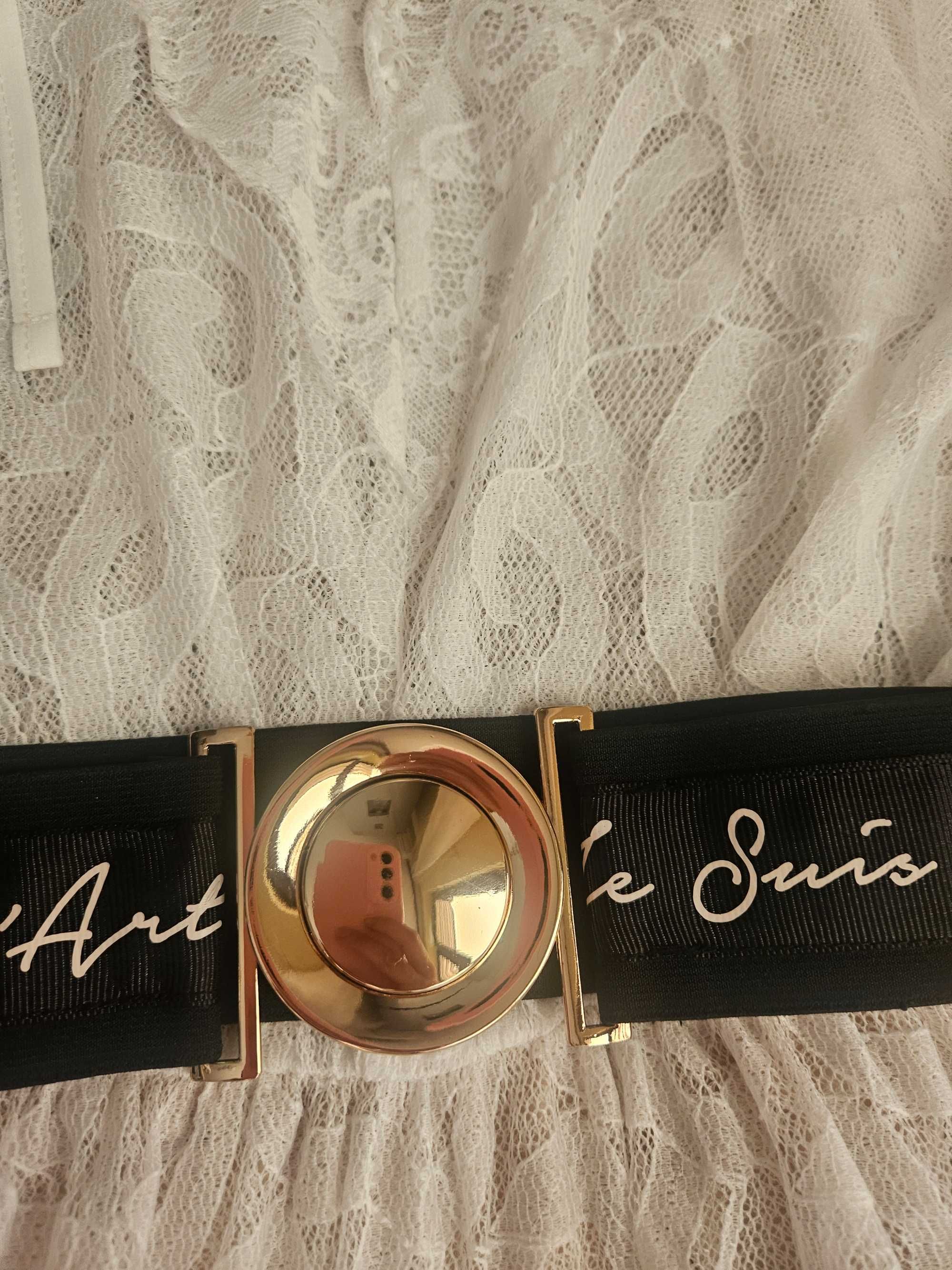 Avin рокля и колан Je suis le art white