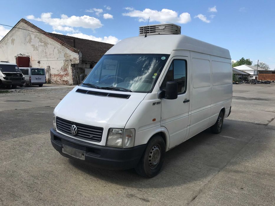 Dezmembrez Volkswagen LT 28 35 2.5 TDI 90 cp tip APA punte simpla 2000