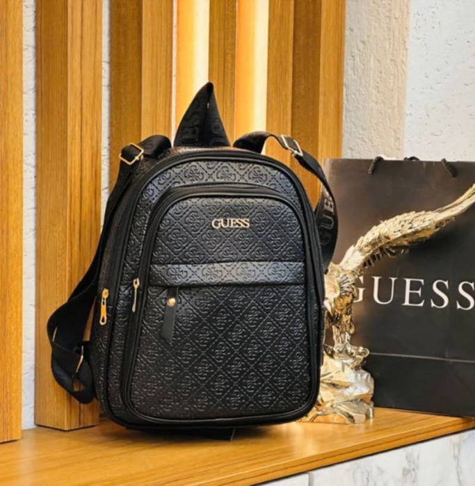 Дамски чанти и раници нови