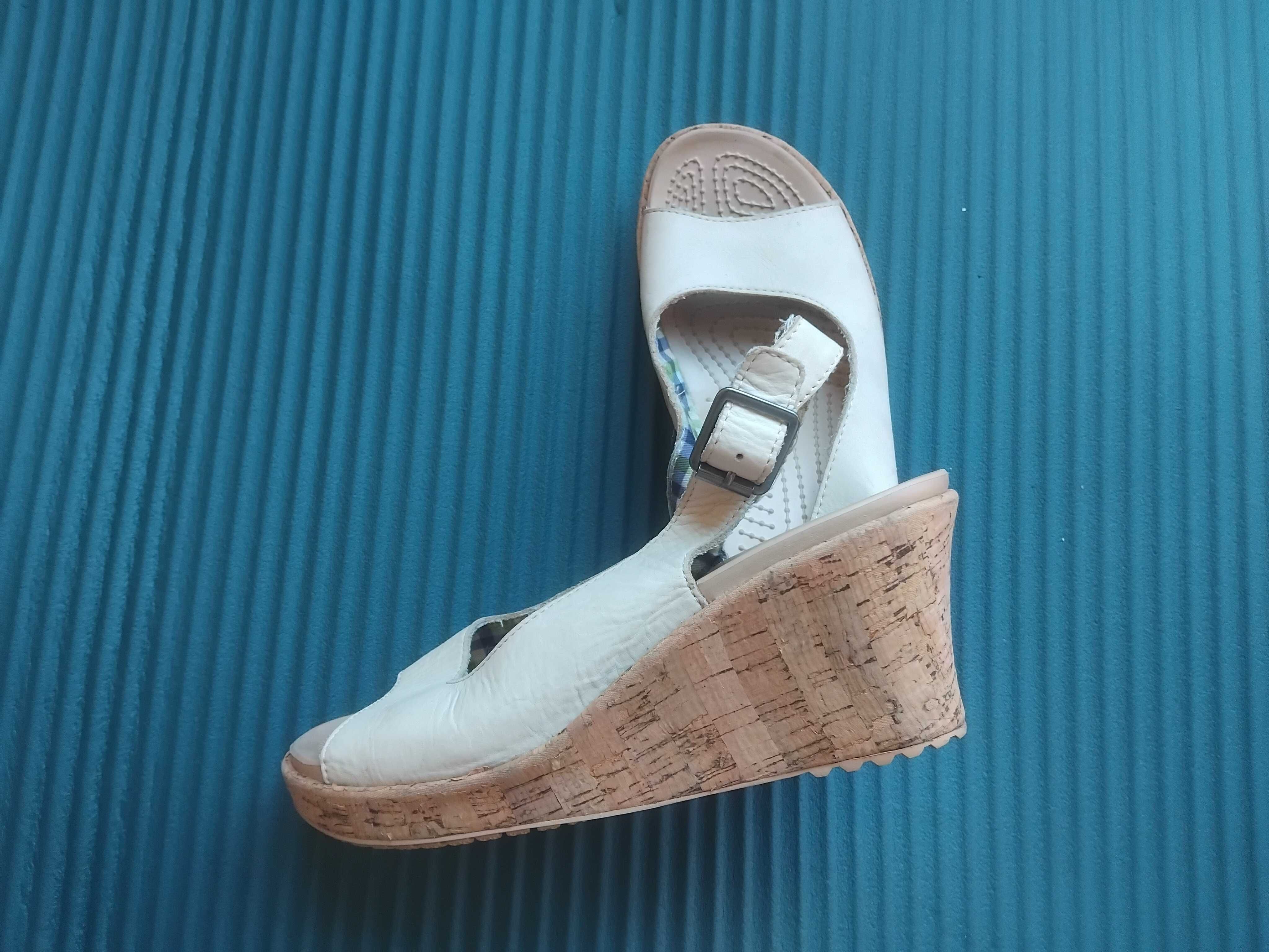 Crocs 100% оригинални дамски сандали на платформа - естествена кожа