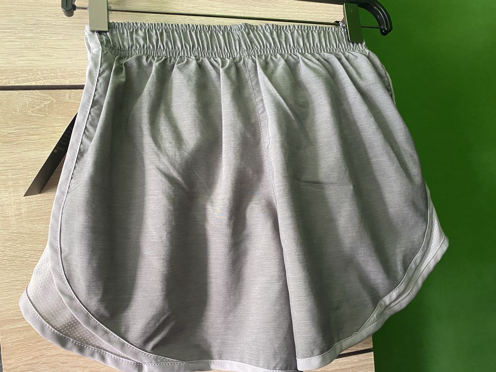 Тренировъчни дамски клин/шорти Nike -xs/m р-р
