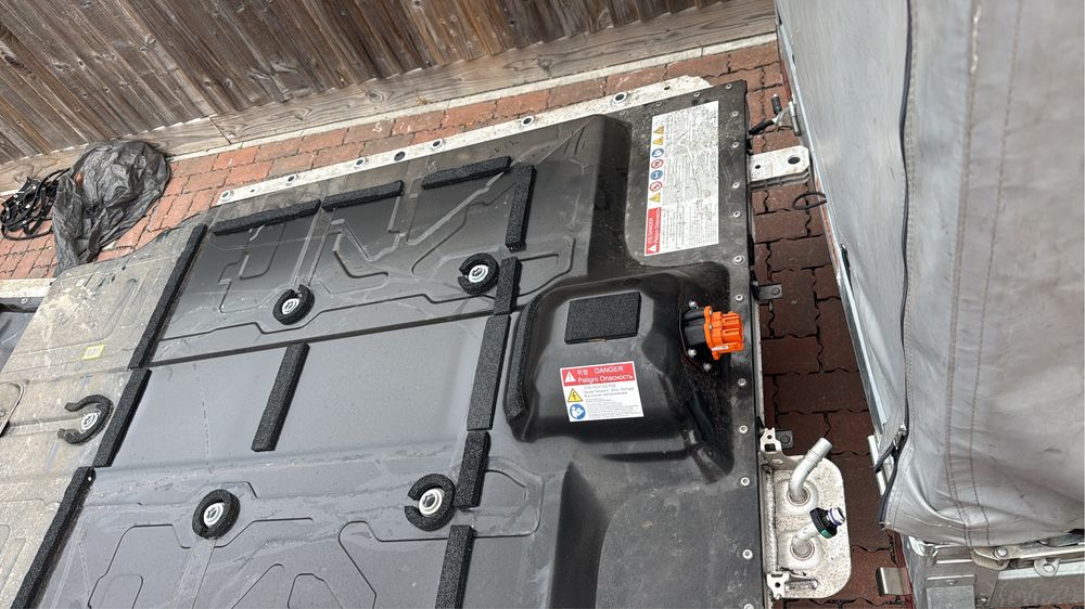 Sistem fotovoltaic,conversie baterii de stocare de pe masini full EV