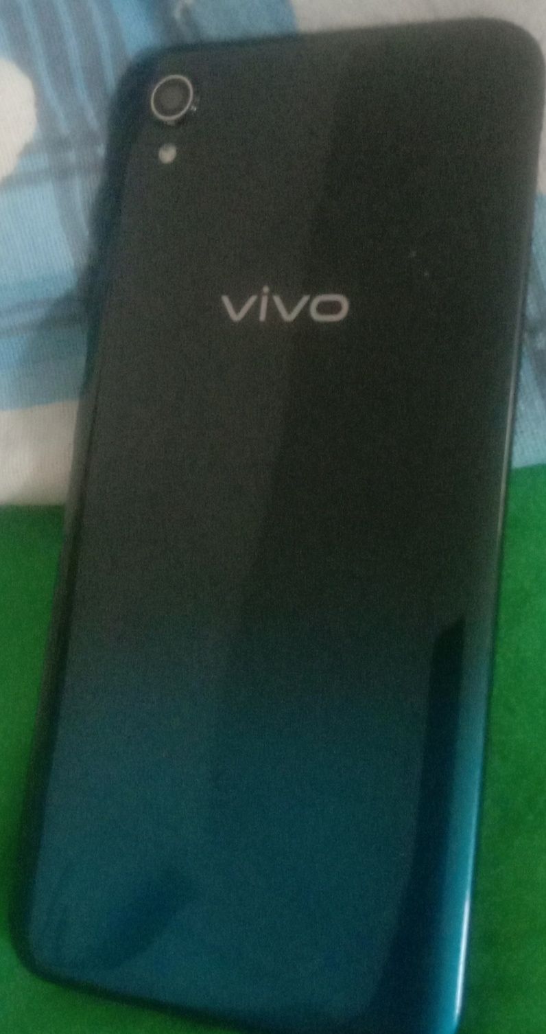 Vivo синего цвета