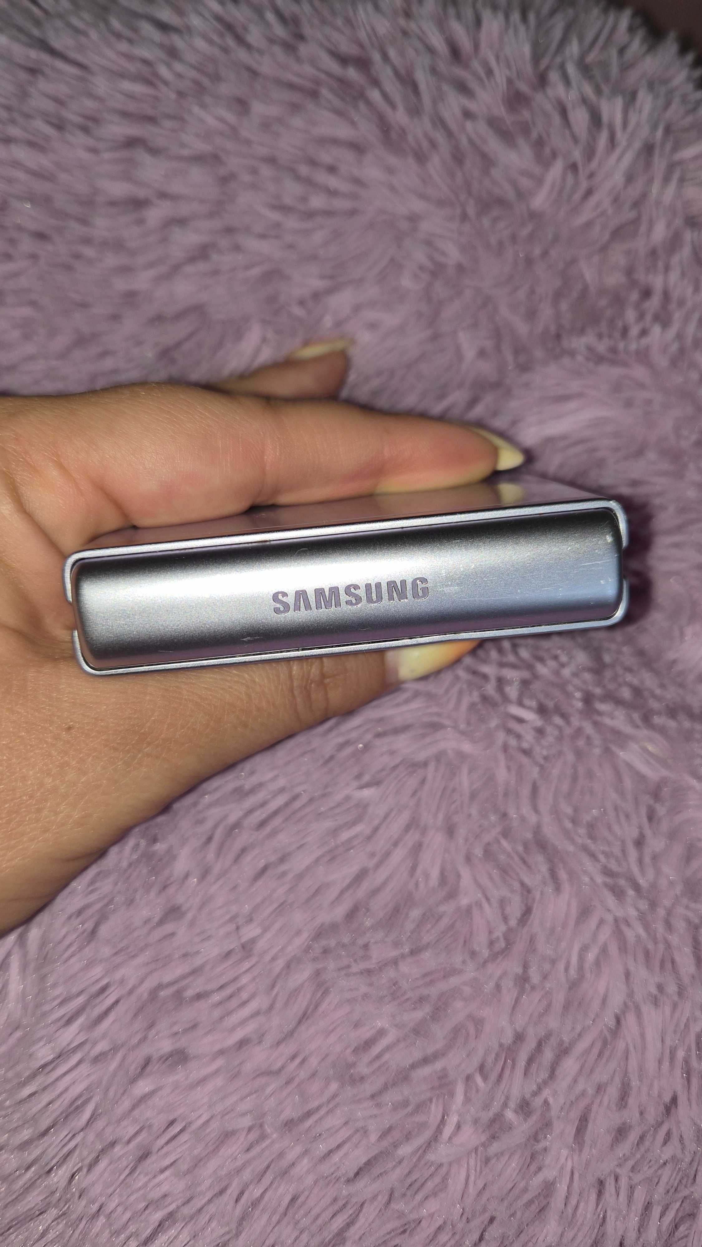 Samsung Galaxy Z Flip 3