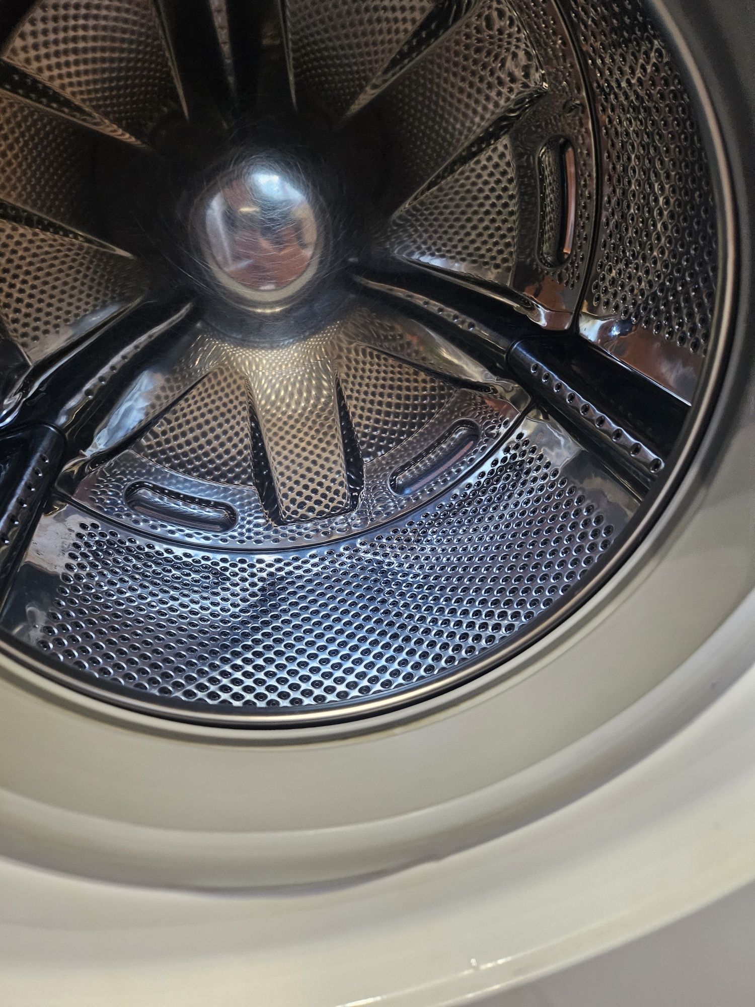 Пералня Hotpoint Atiston