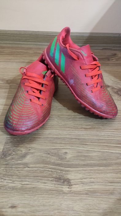 Adidas футболни стоножки 34 номер