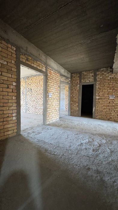 Эшангузар новостройка 140 КВ , квартира коробка