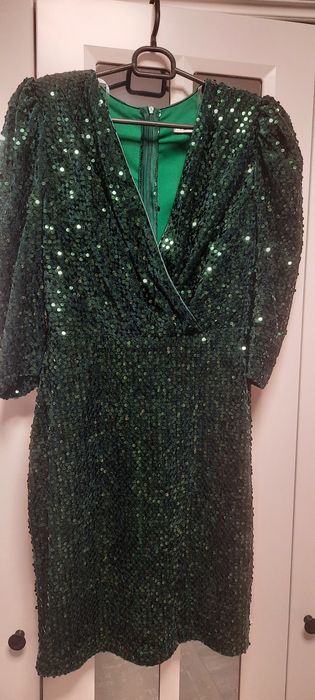 Рокля  с  пайети