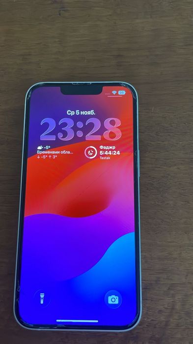 Продаю IPhone 13 в белом цвете