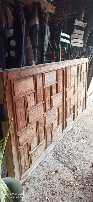 Окачен таван , дървен.