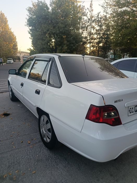 Gaz benzin yurishlari yaxshi yurib turgan moshina