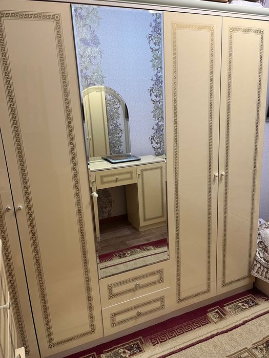 Спальный гарнитур
