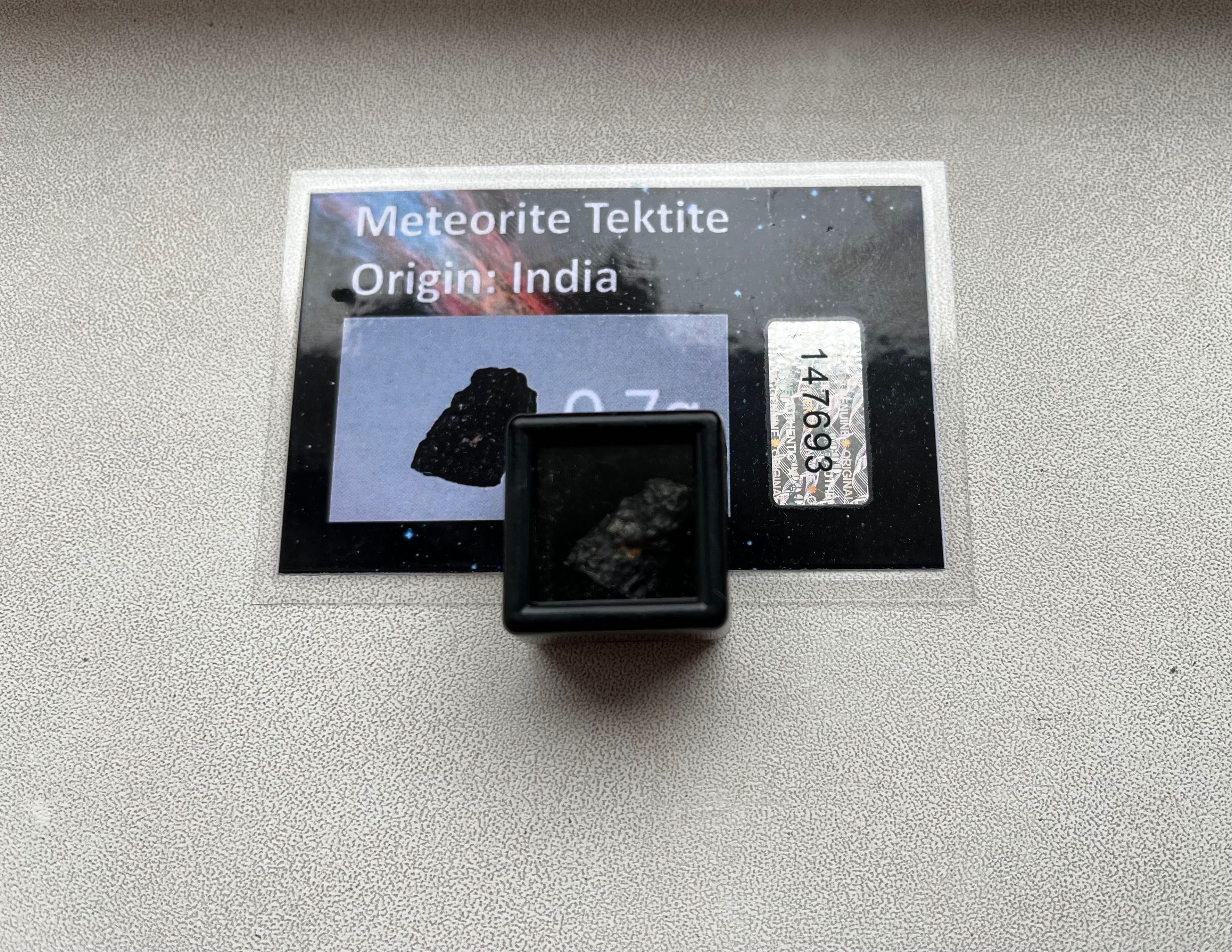 Камък от Метеорит Тектит