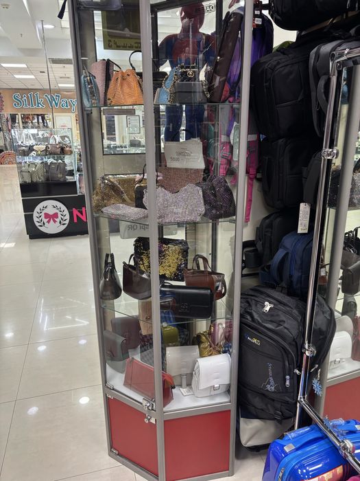 Стеллаж оборудование для магазинов и офисов .