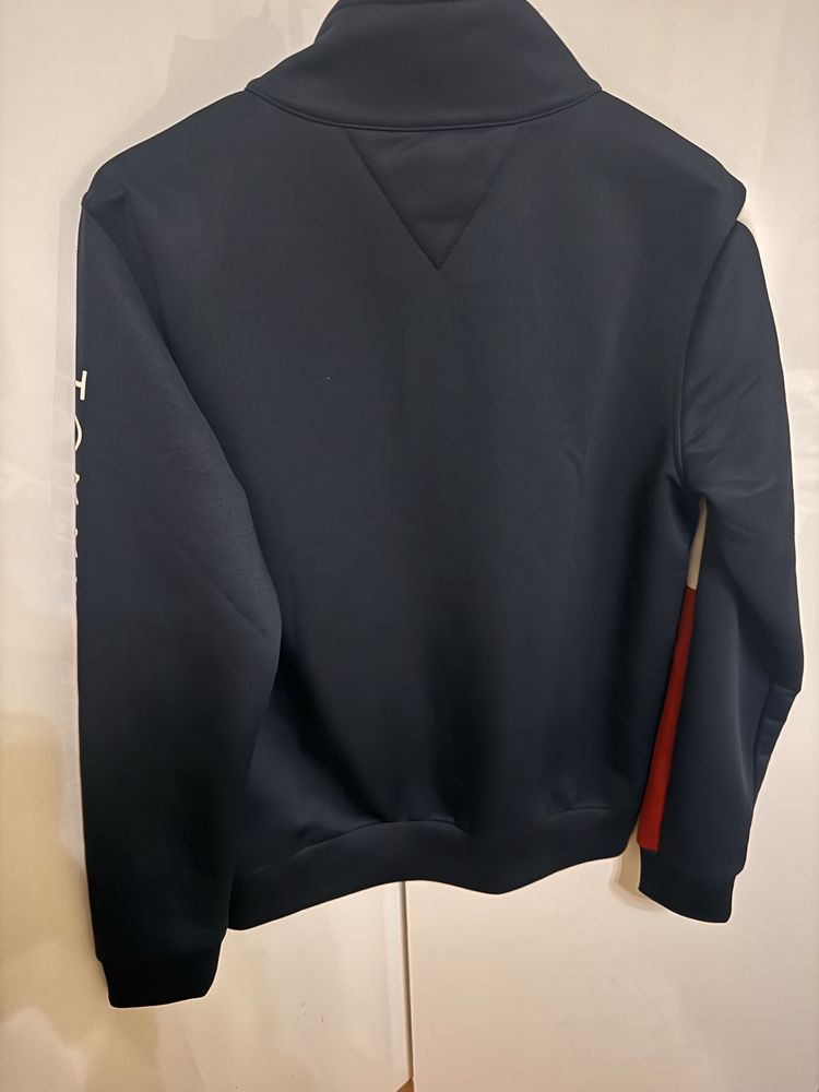 Nike и Tommy Hilfiger 164