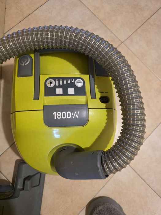 Продавам прахосмукачка Zelmer ,запазена и добре работеща висок клас