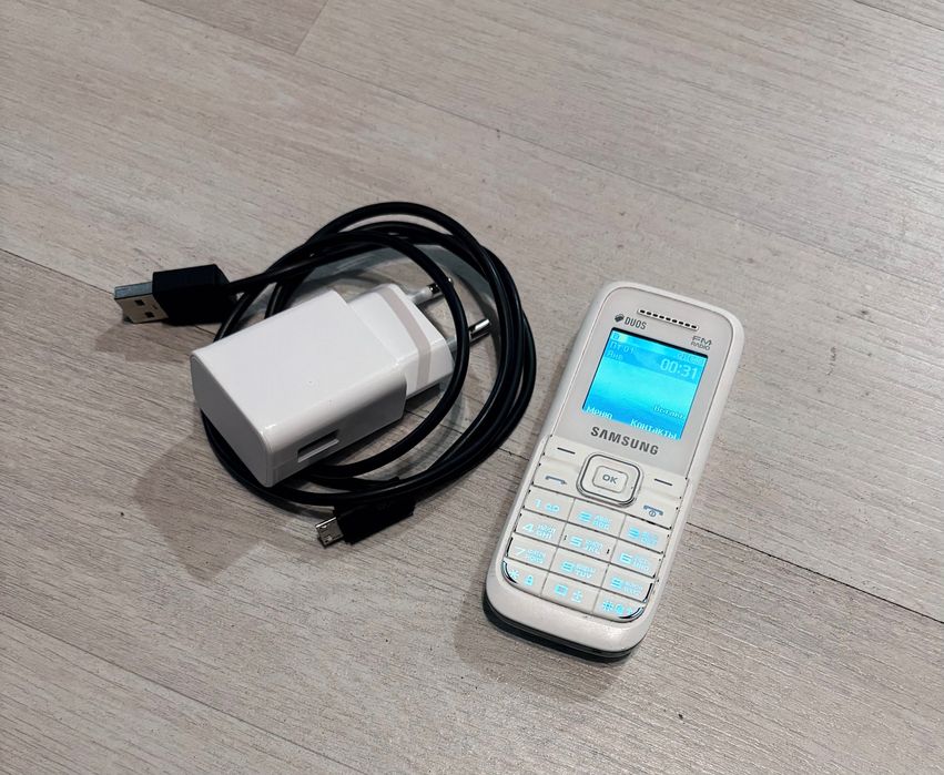 Samsung с зарядно