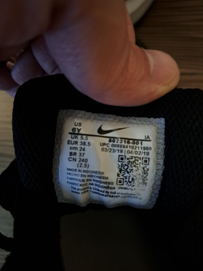 Încălțăminte Nike / mărime 38,5