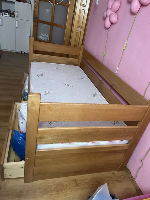 Pat lemn stejar 90x190 cu sertare