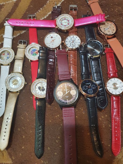 Ceasuri de mână pentru bărbați și femei! Sunați! Nu merge mes. Olx!