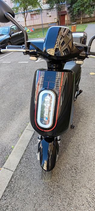 Scuter electric rks R8
