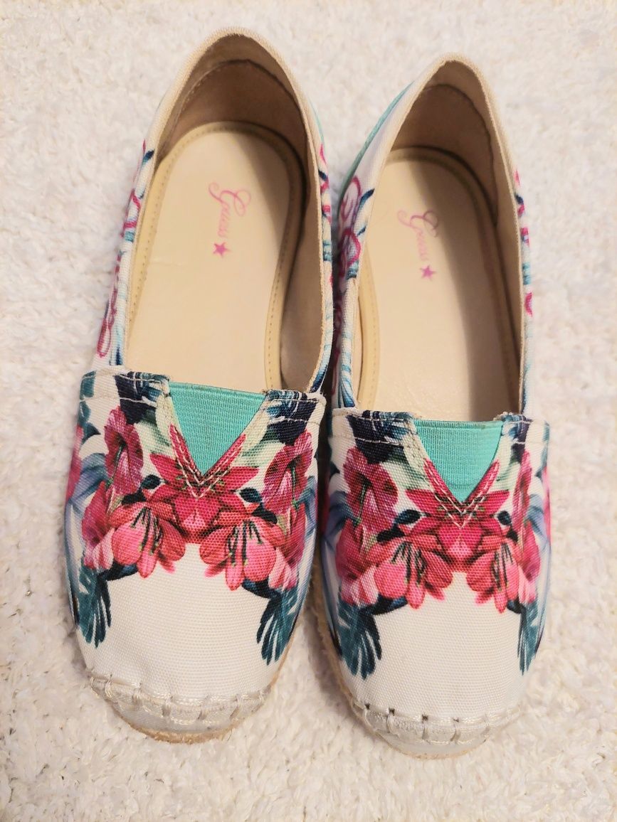 Pantofi sport Guess copii + espadrile copii Guess gratis