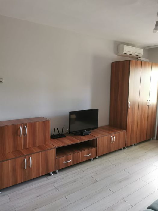 Vând mobila pentru sufragerie