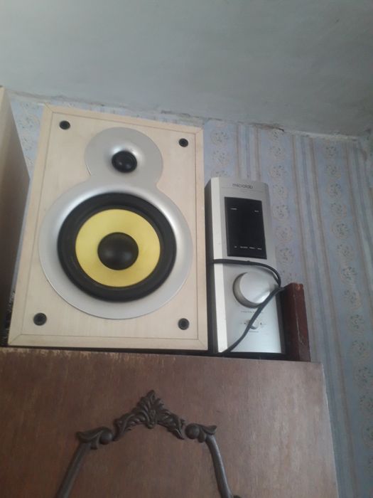 колонка караоке. mikrolad усилитель и 2 колонки