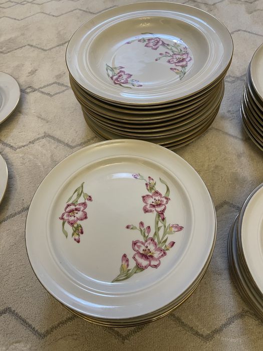 Тарелки фарфоровые