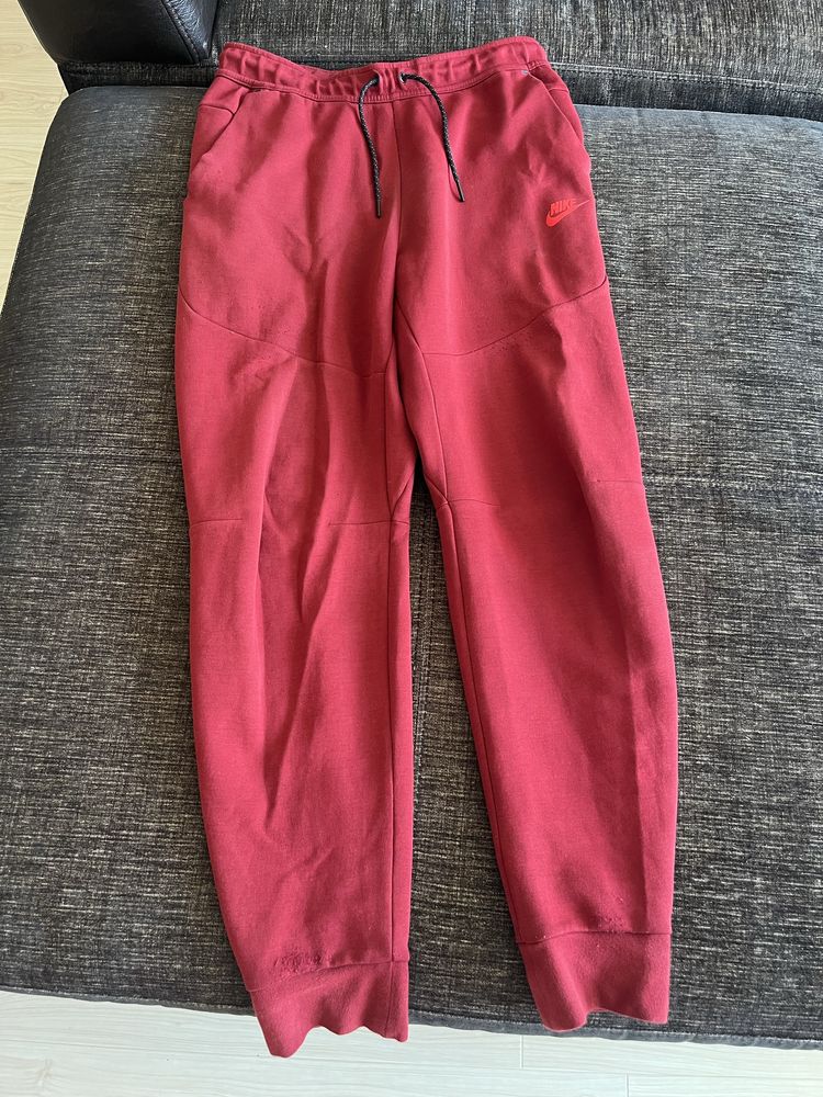 Мъжки Спортен Екип Nike Tech Fleece. (Тъмно Червен)