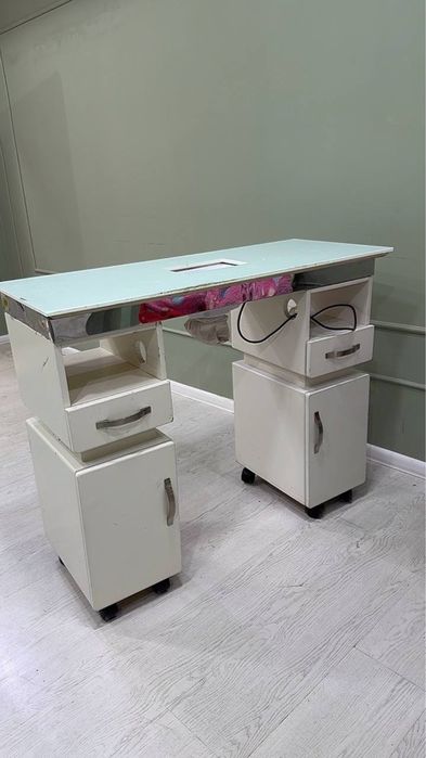 Мебель для салона красоты!