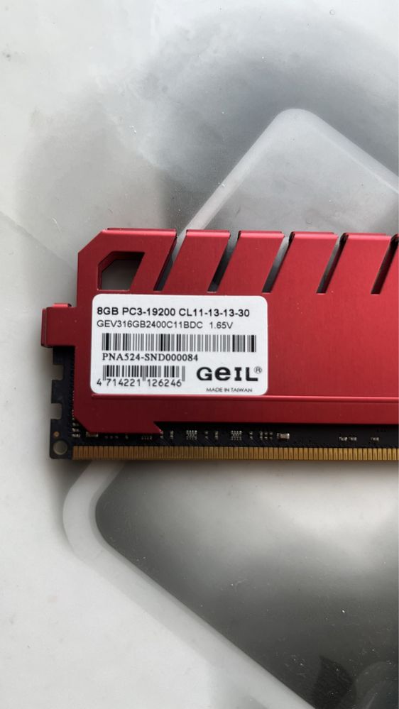 DDR3 Geil 2x8Gb 2400Mhz