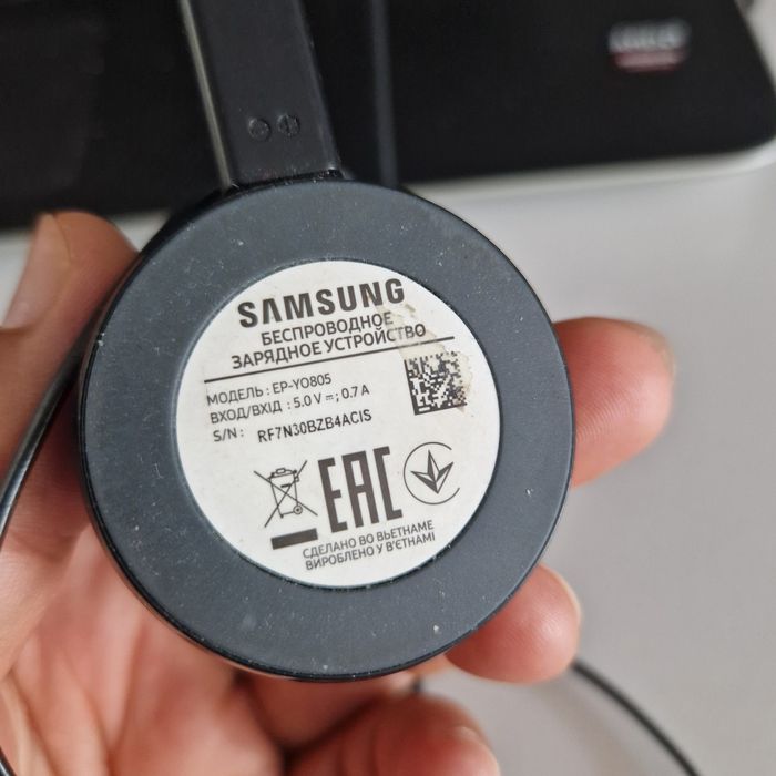 Продается беспроводное зарядное устройство Samsung