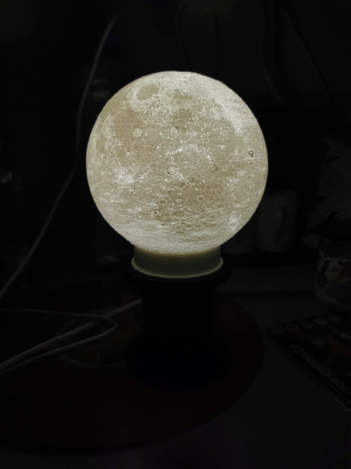 Veioza/lampă de veghe lună personalizabilă Moon lamp
