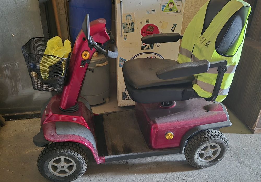 Скутер за трудно подвижни хора