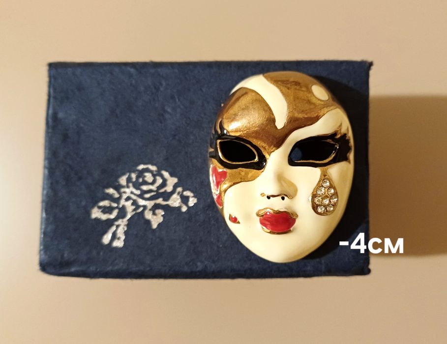 Италиански порцеланови маски