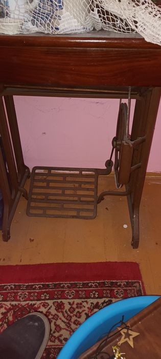 Masina de cusut stare f bună de funcționare.