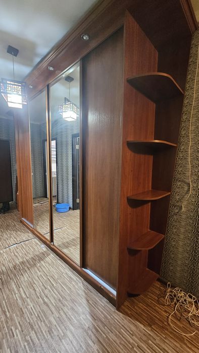 Шкаф в прихожую бу