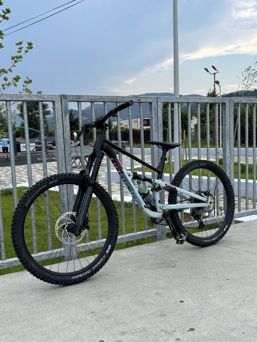 De vanzare bicicleta enduro Polyon Siskiu d7 marime M